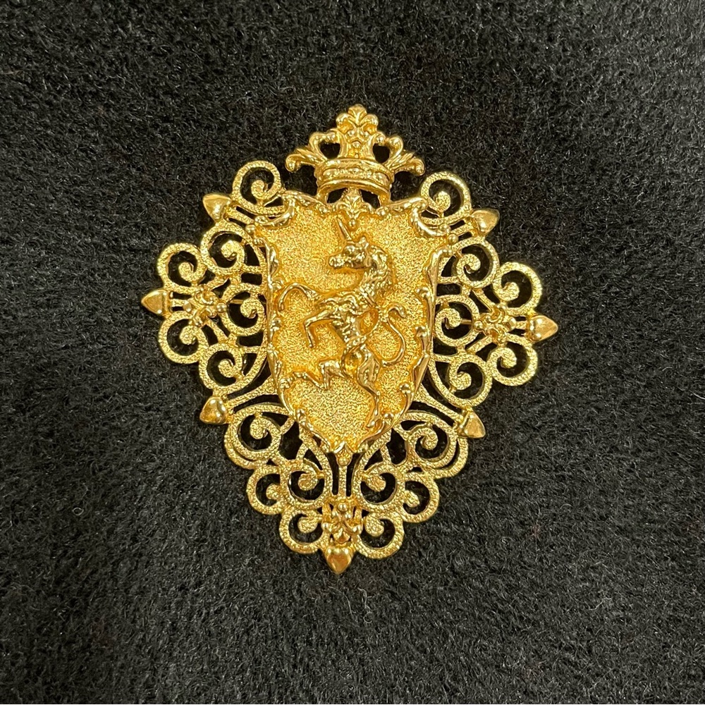 MONET Unicorn Crest Gold Tone Vintage Brooch